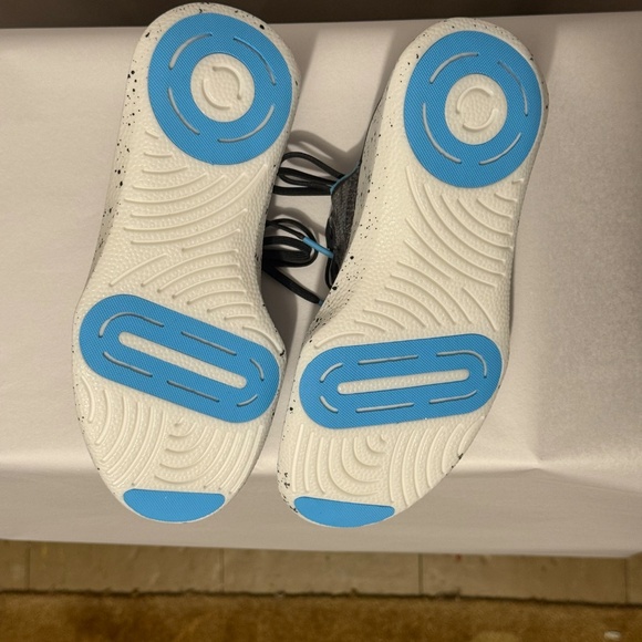 NWOB Allbirds Women's SuperLight Trainers - size 5 - Picture 9 of 11